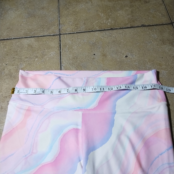Fabletics Power Hold Pastel Capri Leggings Size XL/XXL - Picture 4 of 7